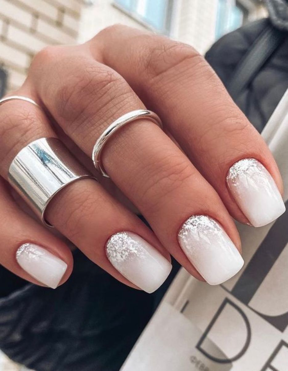 white christmas nail designs