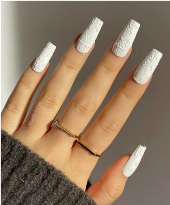 white christmas nail designs